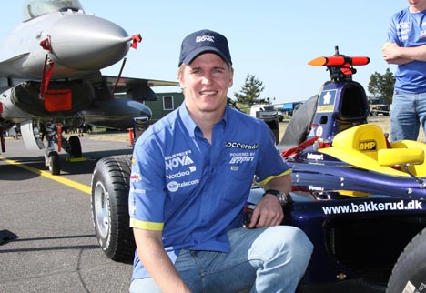 Christian Bakkerud vs F16 Fighter Jet